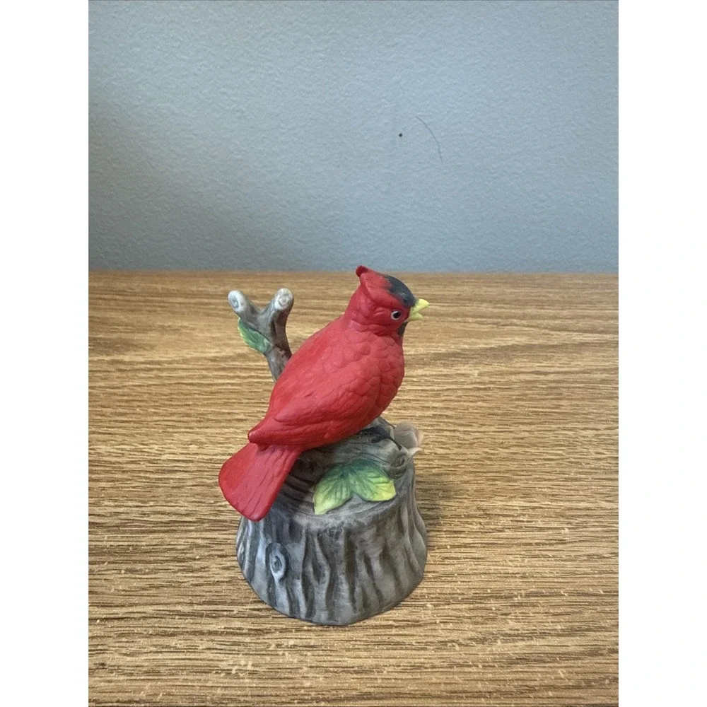 Enesco Porcelain Cardinal‎ Bell